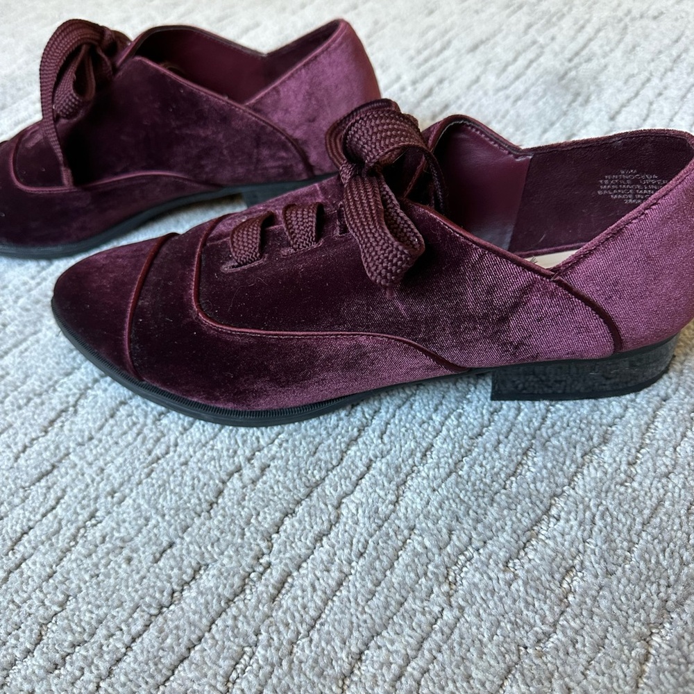 Nine West Burgundy Velvet Oxfords Size 9.5 - Picture 8 of 13